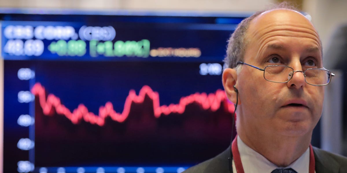 Experts Predict Significant S&P 500 Crash and Recession in 2024
