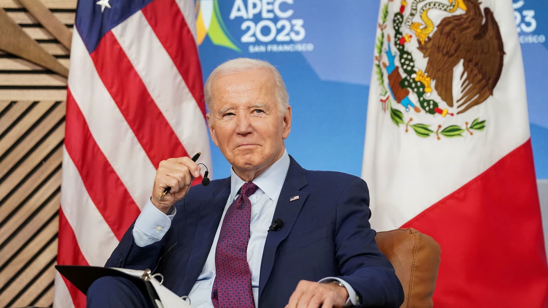 Biden and White House Join Threads Amidst Elon Musk's Antisemitic Controversy
