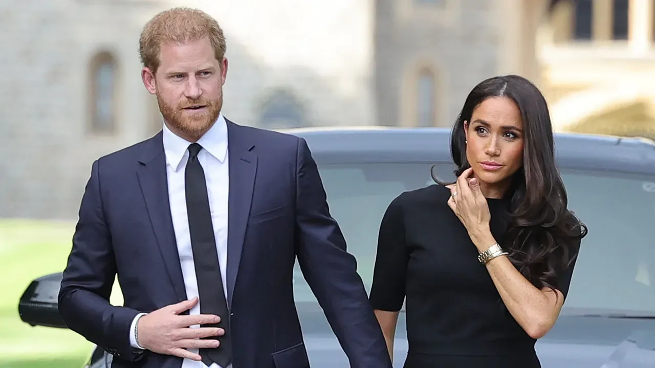 The Royal Family's Tension Escalates as Meghan Markle and Prince Harry Make a Power Move Ahead of King Charles' Coronation.
