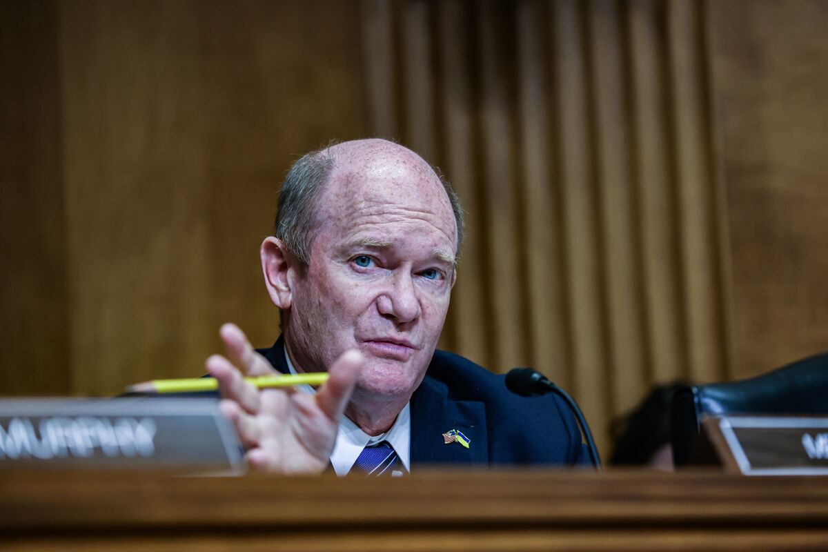 "Democratic Senator Opposes US Weapons Halt to Israel, Pelosi Urges Biden Action"