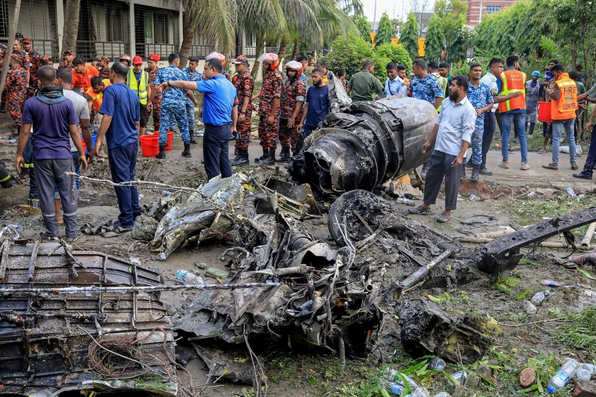 Featured image for Bangladesh Air Force Jet Crash at School Kills Over 20