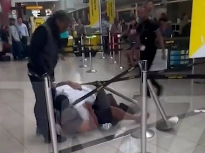 Brawl Erupts at Spirit Airlines Check-In Desk in Baltimore