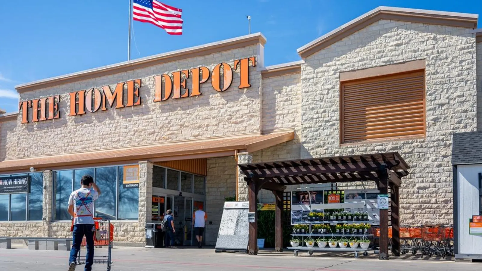 Featured image for Target and Home Depot Face Challenges Amid Earnings Misses and Leadership Changes