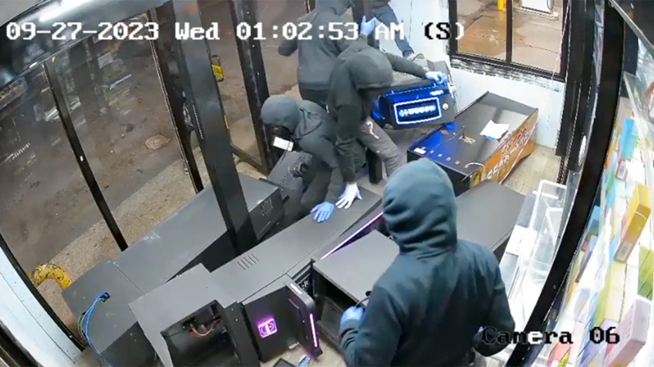 Caught on Camera: Philadelphia Looters Pillage Pharmacies and Gas Stations, Fleeing with Stolen Goods
