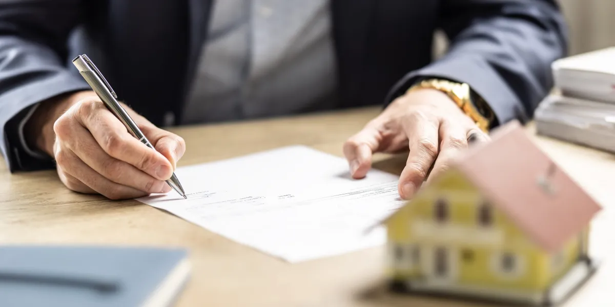 Featured image for US Housing Market Stalls Despite Price Drops