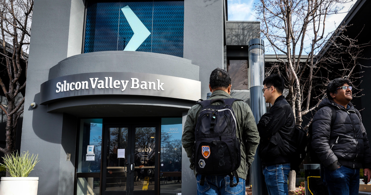 Featured image for Political Blame Game Over Silicon Valley Bank Failure and Bailout Costs