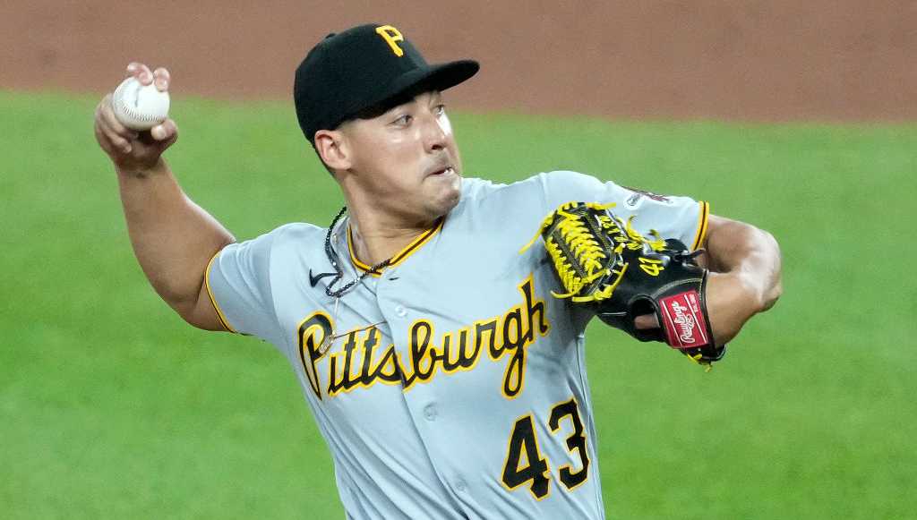 Pirates send Robert Stephenson to Rays in trade deal.