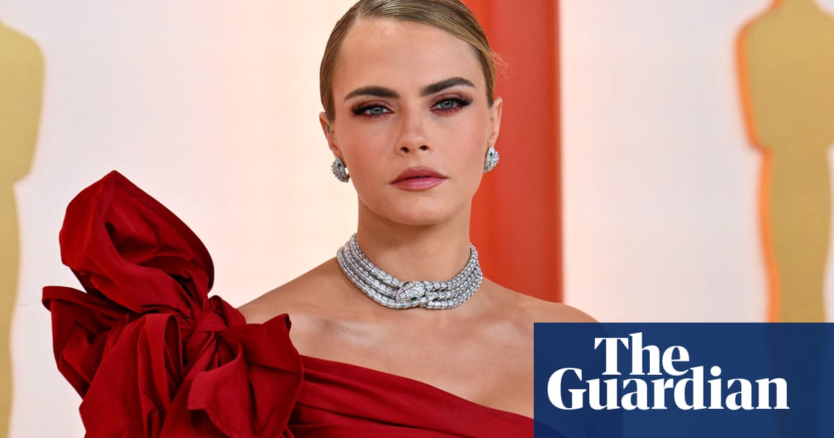 Cara Delevingne's Los Angeles Home Destroyed in Fire, 2 Injured