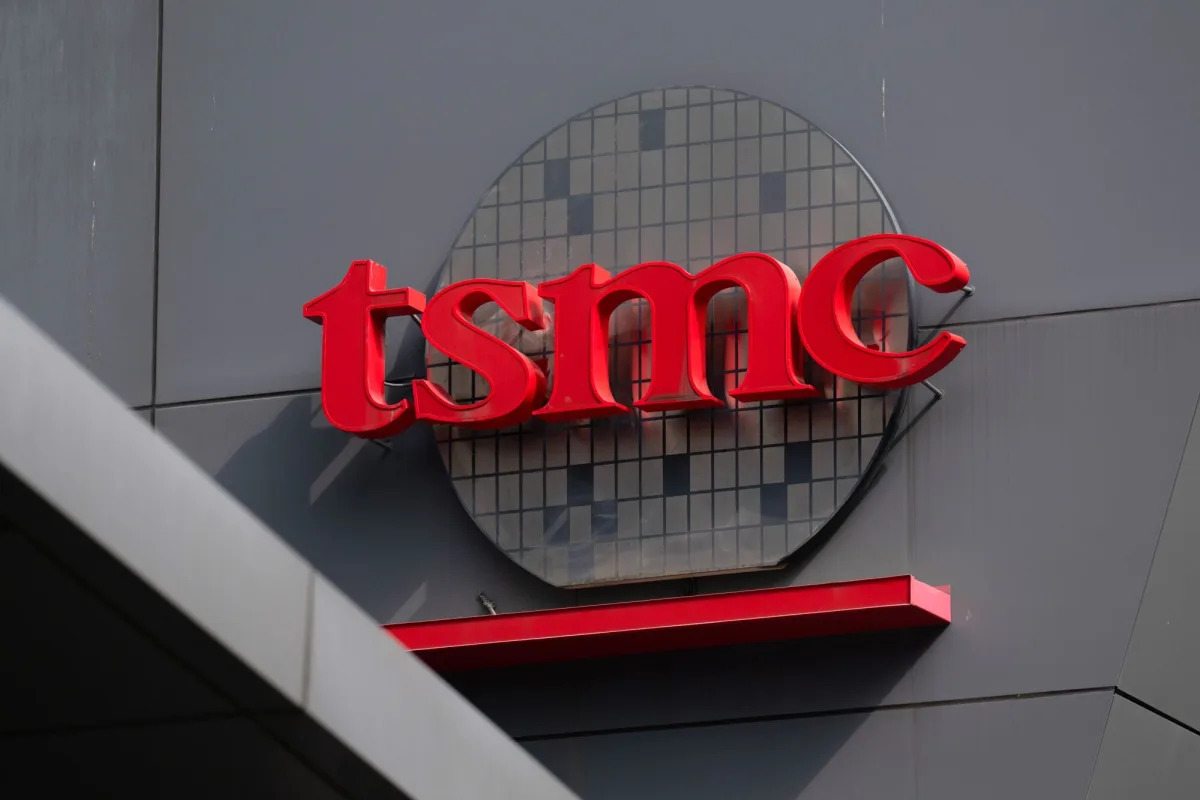 "TSMC's Q4 Performance and Future Prospects Amid AI Demand and Geopolitical Challenges"