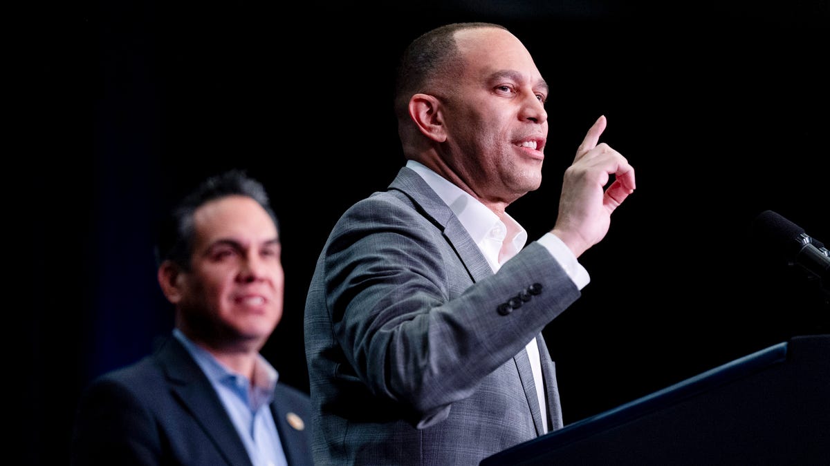 "Congressional Maneuvers: Navigating Partisan Roadblocks for Israel and Ukraine Aid"