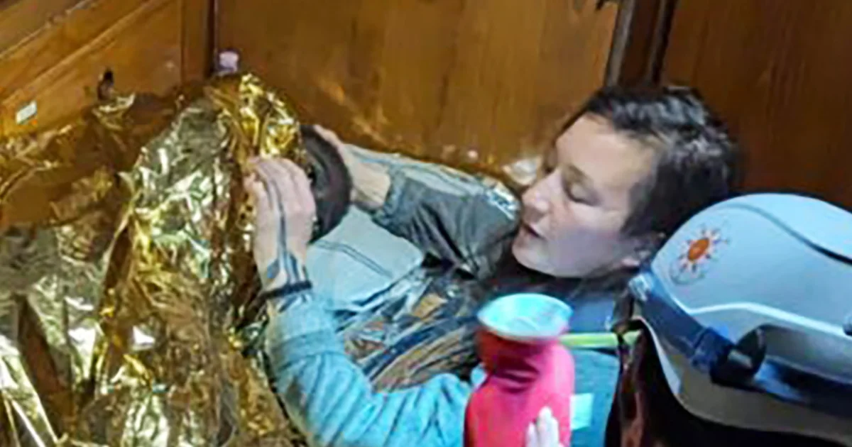 11-Year-Old Girl Survives 3 Days at Sea Clinging to Tire Tubes After Shipwreck