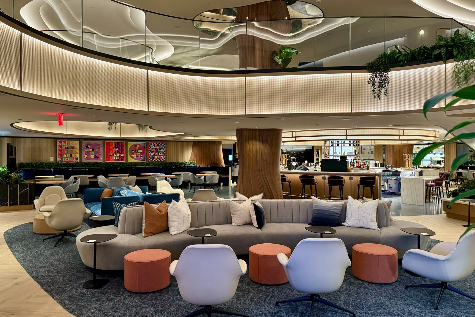 Featured image for "Chase Unveils Luxurious New Sapphire Lounge at LaGuardia Airport"
