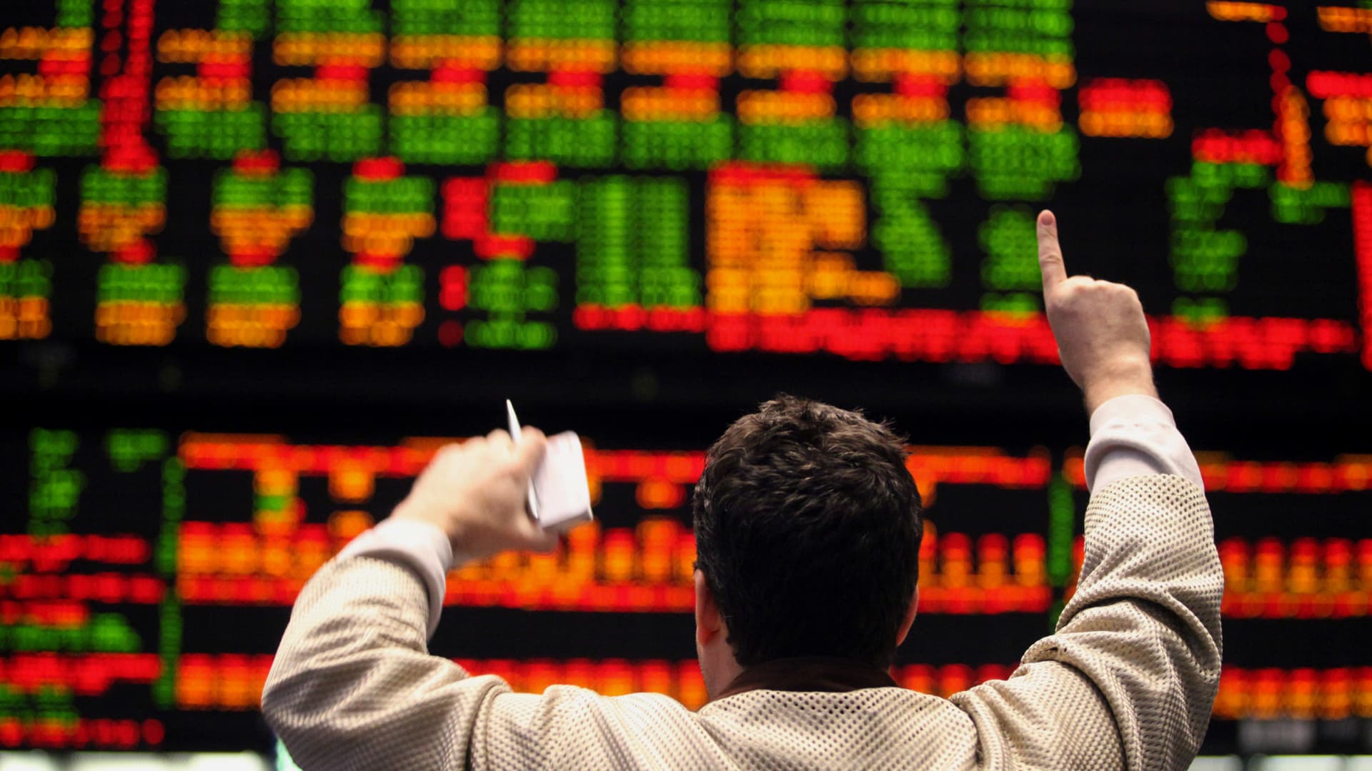 "Surging 10-Year Treasury Yield Sparks Stock Drop and Wall Street Concerns"