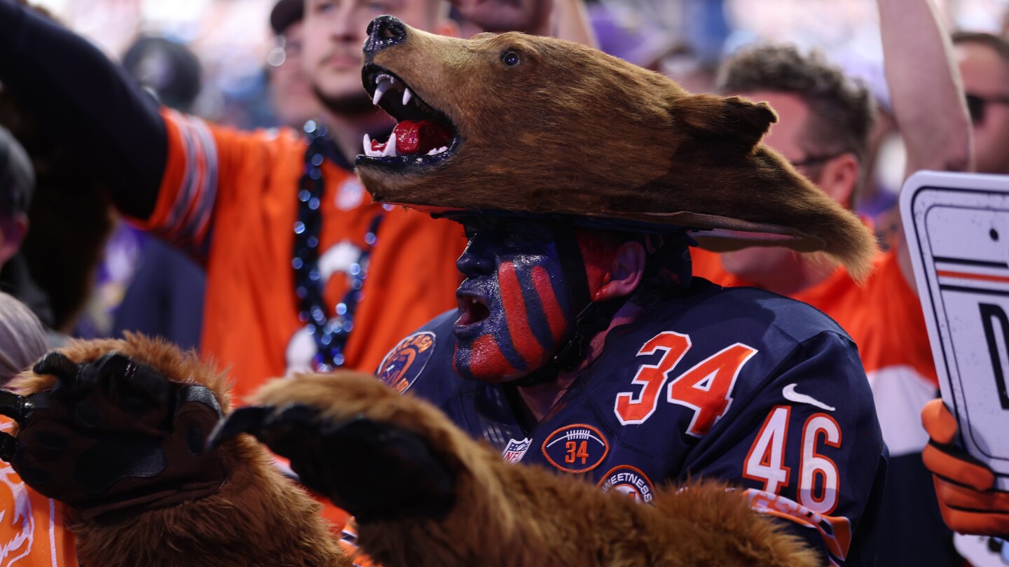 Featured image for Illinois Legislature Halts Bears' Stadium Funding Plans