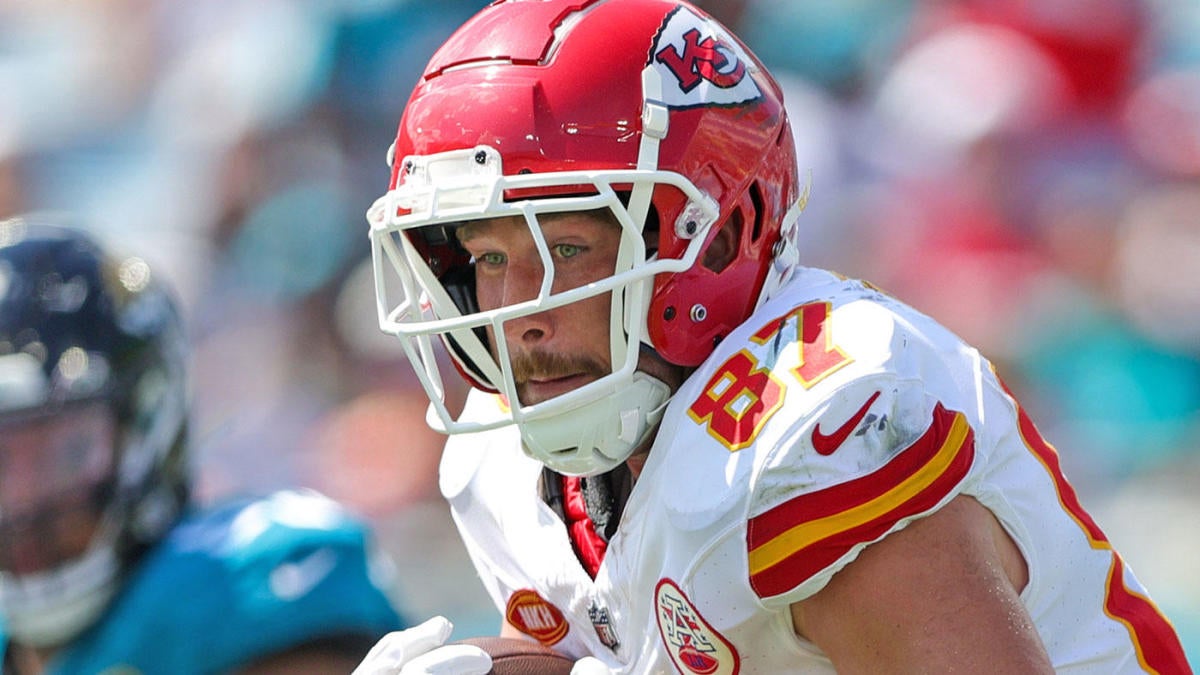 Featured image for "NFL Week 5 Fantasy Football: Rankings, Sleepers, and Best Plays"