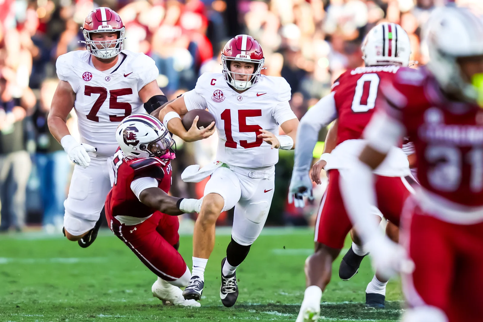 Alabama narrowly escapes South Carolina upset in close game