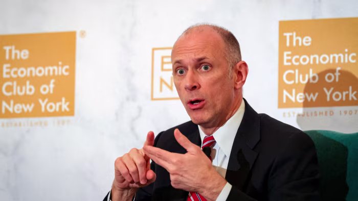 Fed Officials Signal Caution Amid Inflation and Economic Uncertainty