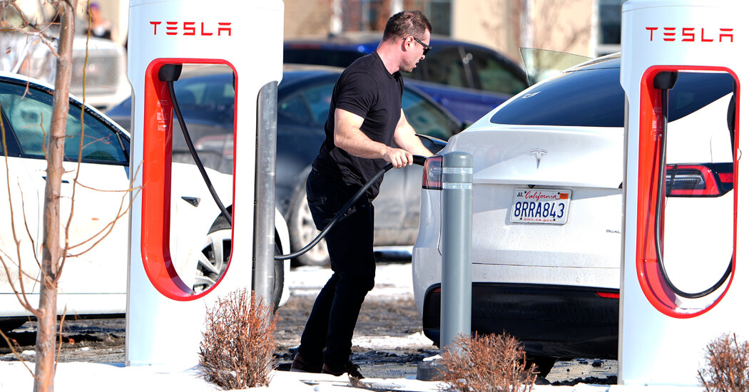 "Challenges of Cold Weather for Electric Vehicle Owners in Chicago"