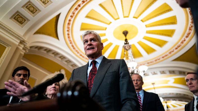 Featured image for Senators Call for Postponement of CDC Vaccine Advisory Meeting Amid Bias Concerns