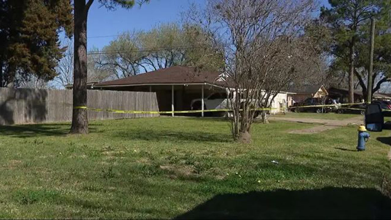 "Fatal Home Invasion: Texas Man Shot Dead in Front of Family by Intruders"