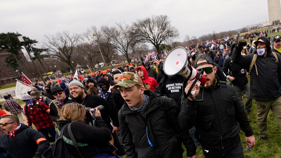 Proud Boys demand emergency hearing over government cooperator witness.