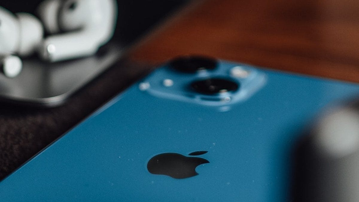 Featured image for Unlocking a Deceased Loved One's iPhone 13: A Guide for Grieving Families