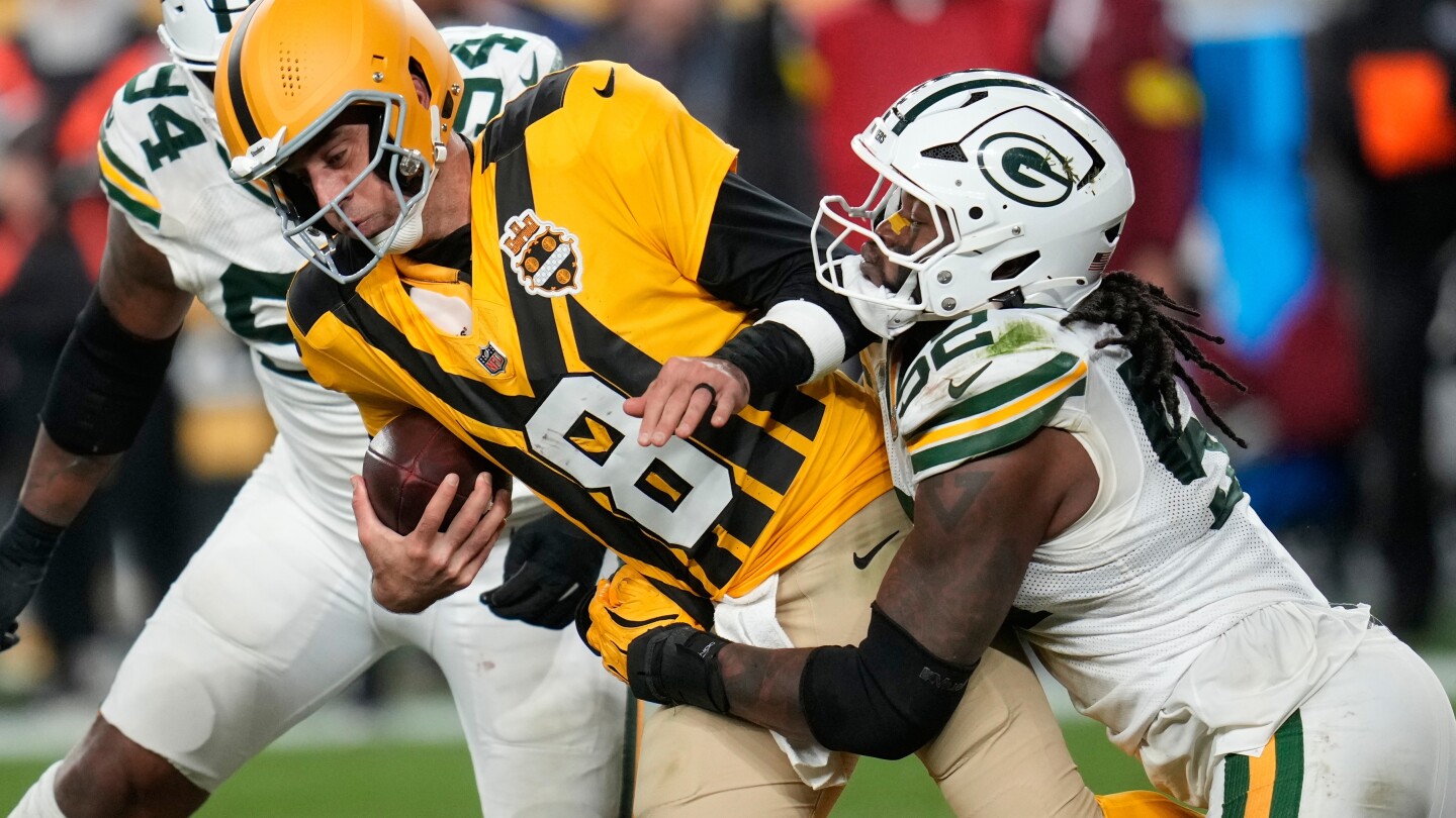 Packers Triumph Over Steelers as Love Outshines Rodgers in Prime Time