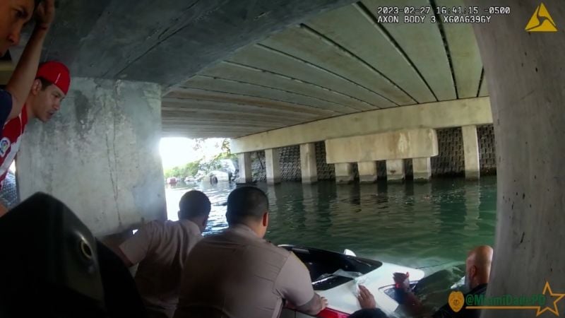 Police rescue 3-year-old from sinking car in Florida