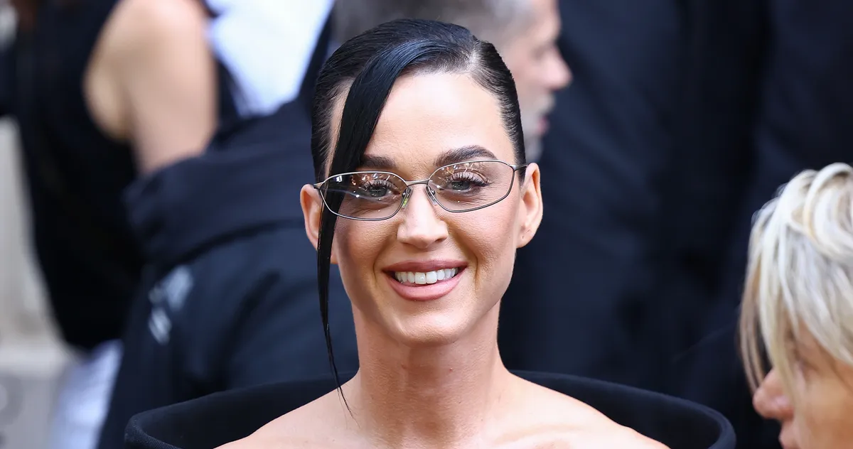 Featured image for Katy Perry and Justin Trudeau Spark Romance Rumors with Yacht PDA