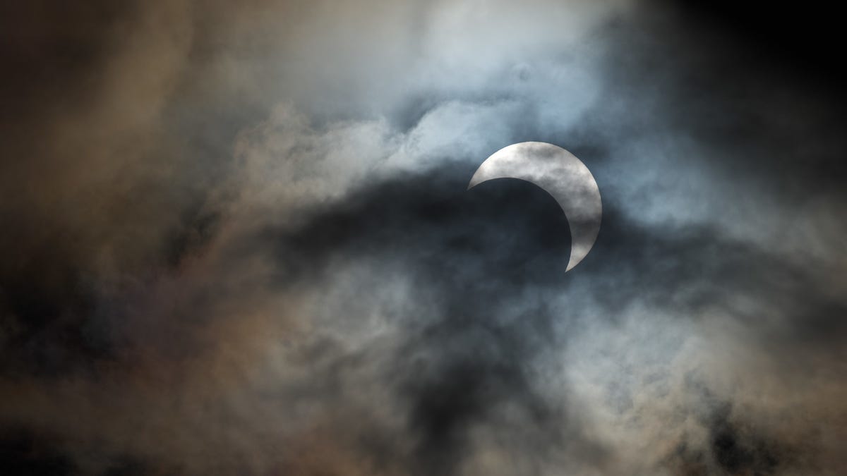 Featured image for "Stunning Annular Solar Eclipse Photos Amaze Crowds Worldwide"