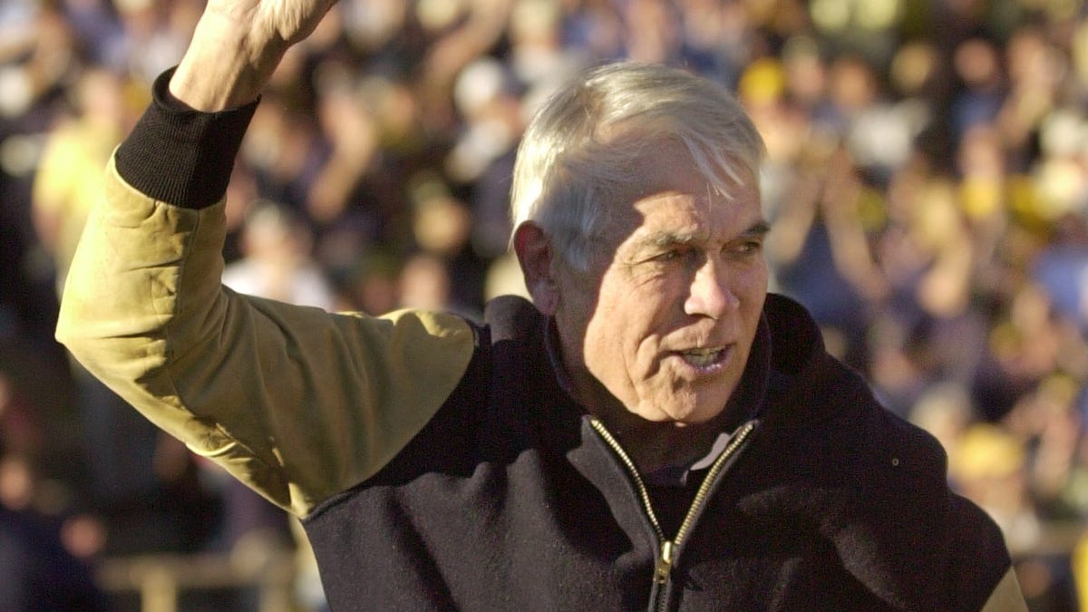 Featured image for Former Vikings quarterback Joe Kapp passes away at 85.