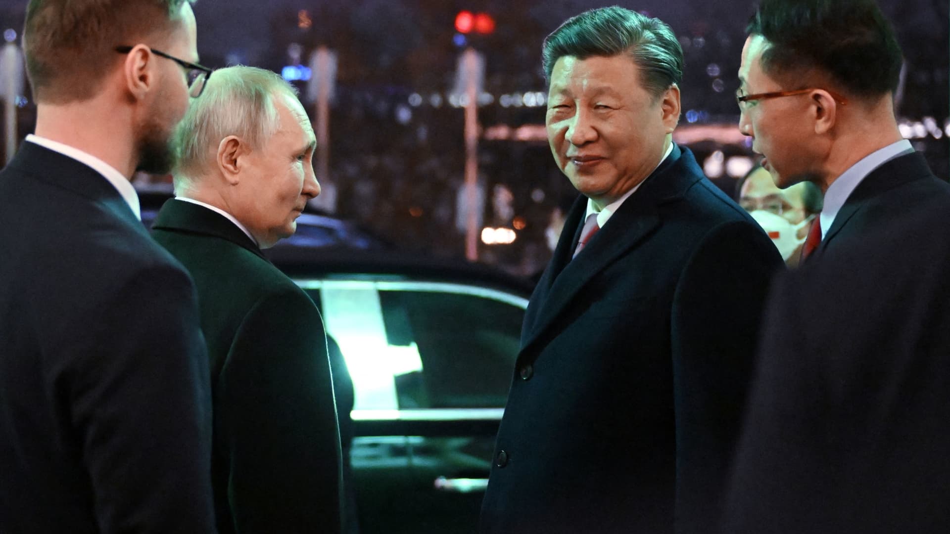"Xi Jinping and Vladimir Putin strengthen ties amid Ukraine conflict"