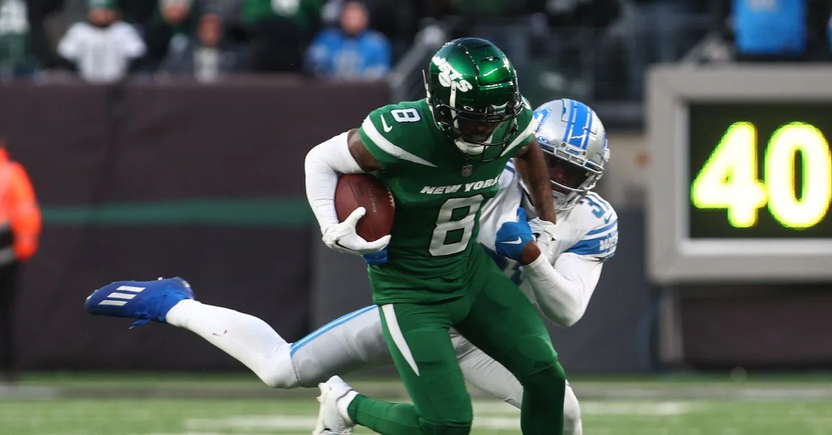 Jets trade away Elijah Moore for new addition.