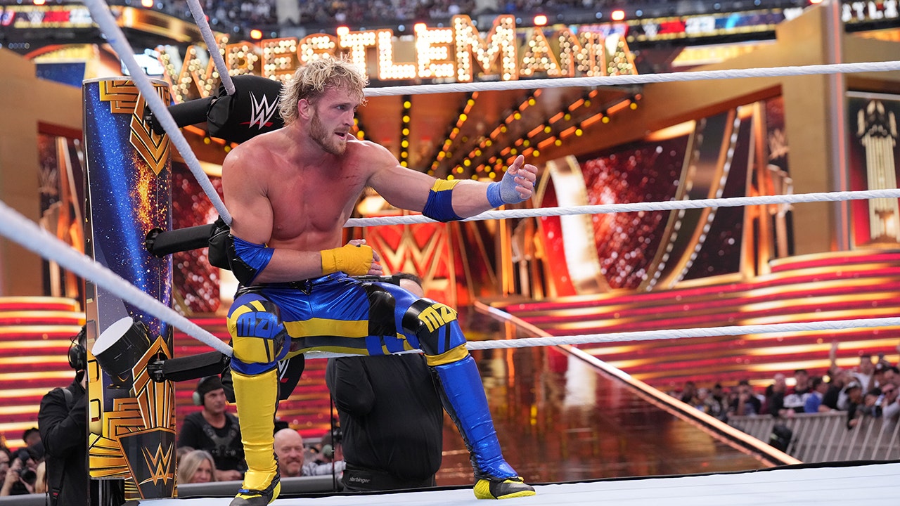 Logan Paul's WrestleMania 39 Journey Ends with Defeat to Seth Rollins.