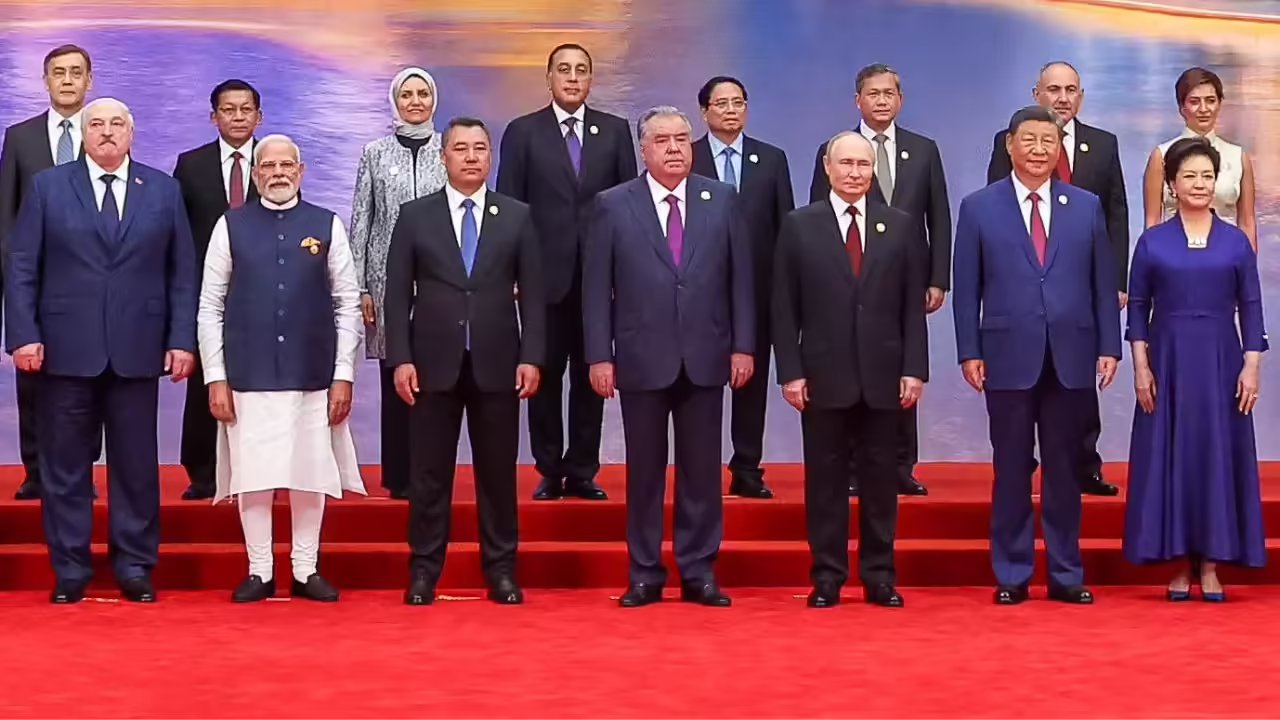 Featured image for Russia, India, China Leaders Showcase Unity at SCO Summit Amid Global Tensions