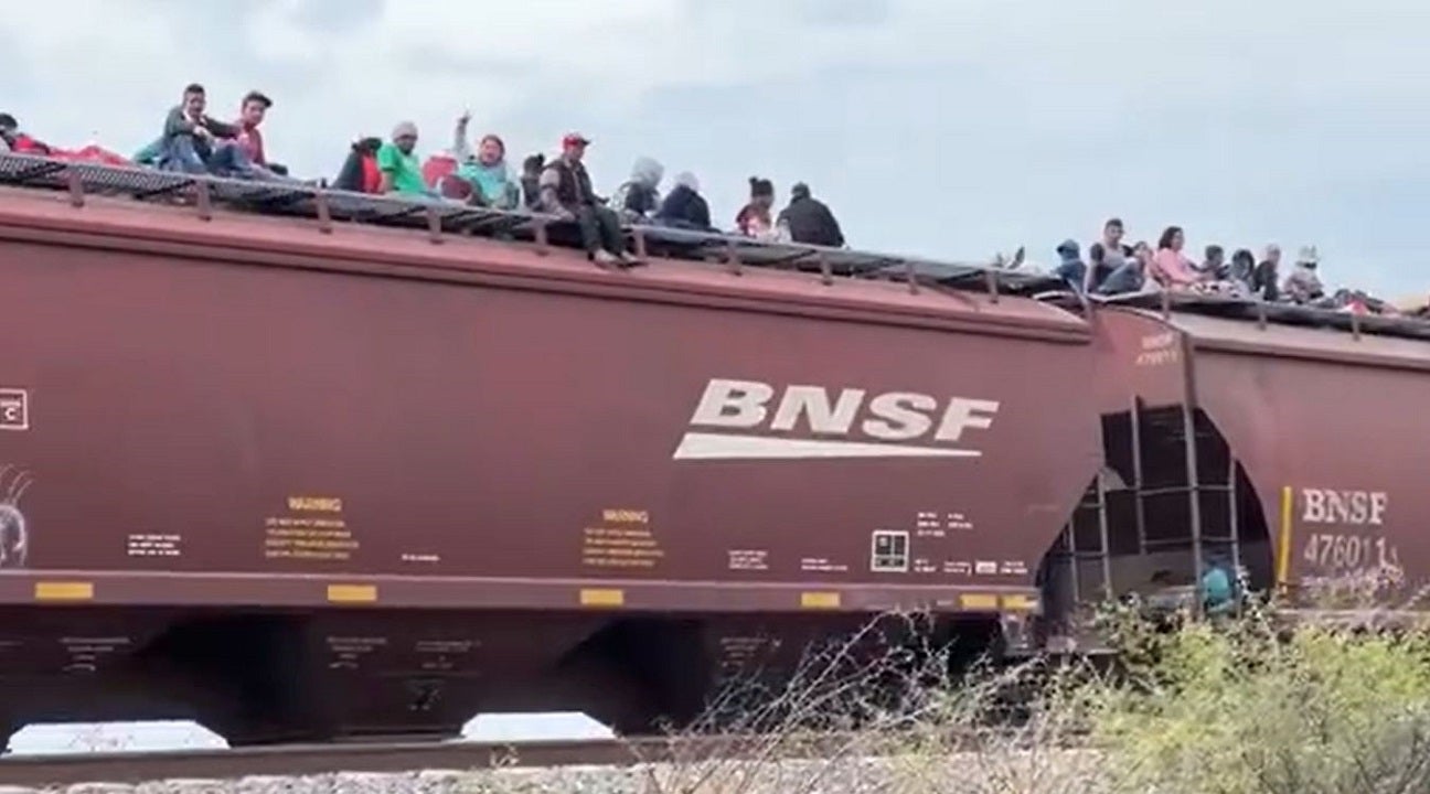 US Senator Fischer Criticizes Suspension of Border Railway Operations Amid Economic Crisis