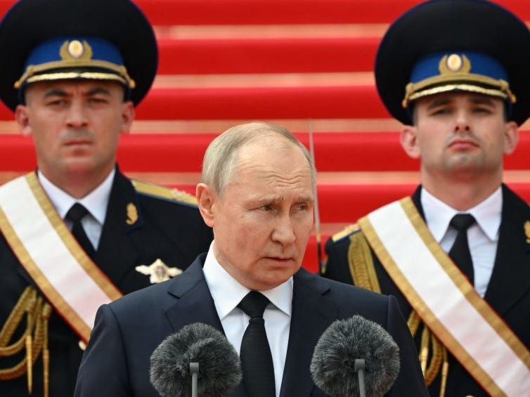 "Putin's Concerns: Russia Reaches its Breaking Point with Revolutions"