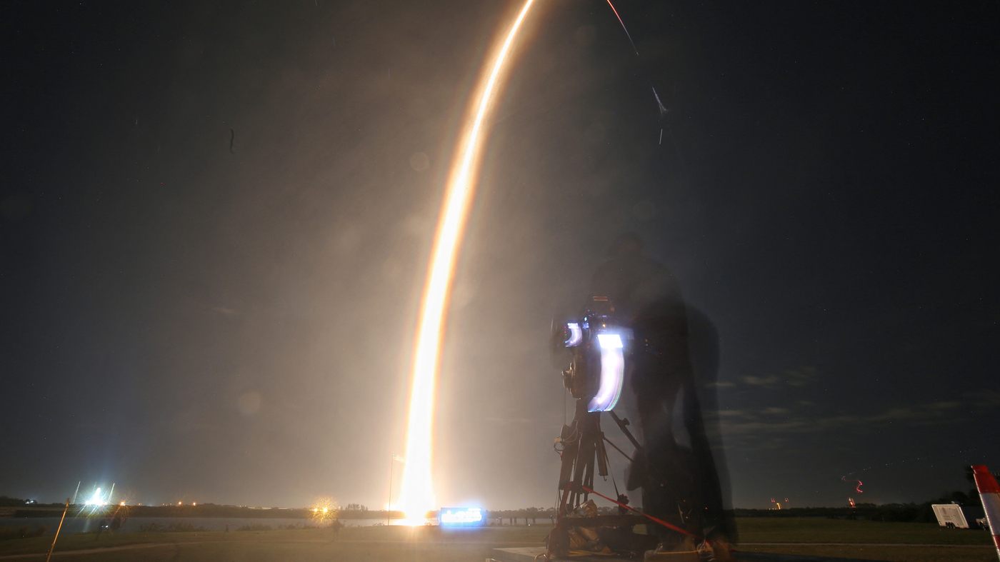 "Intuitive Machines' Odysseus: Making History with Lunar Landing Attempt"