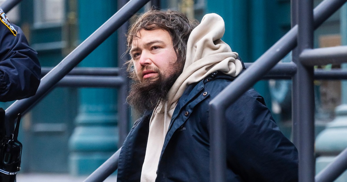 Featured image for Taylor Swift's Stalker Arrested Twice Near NYC Home