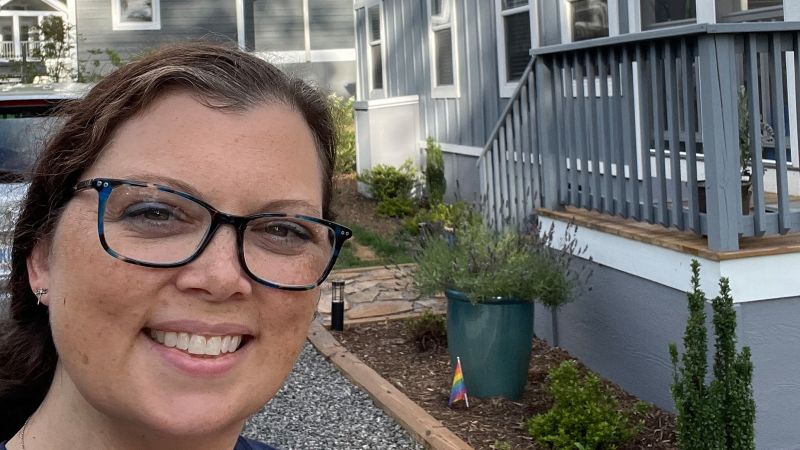 "From Tiny-House Vacations to Permanent Downsizing: One Woman's Inspiring Journey"