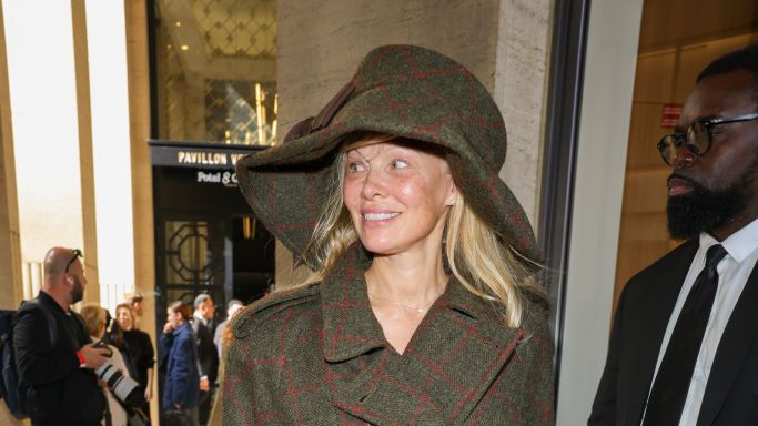 "Jamie Lee Curtis and Fans Applaud Pamela Anderson's Bold Makeup-Free Look at Paris Fashion Week"