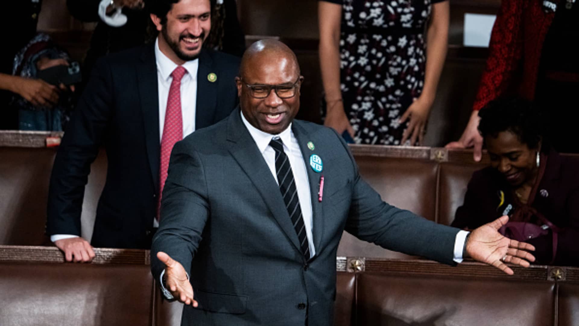 The Battle Over TikTok: Democrat Leads Push Against Ban Amid Global Controversy.