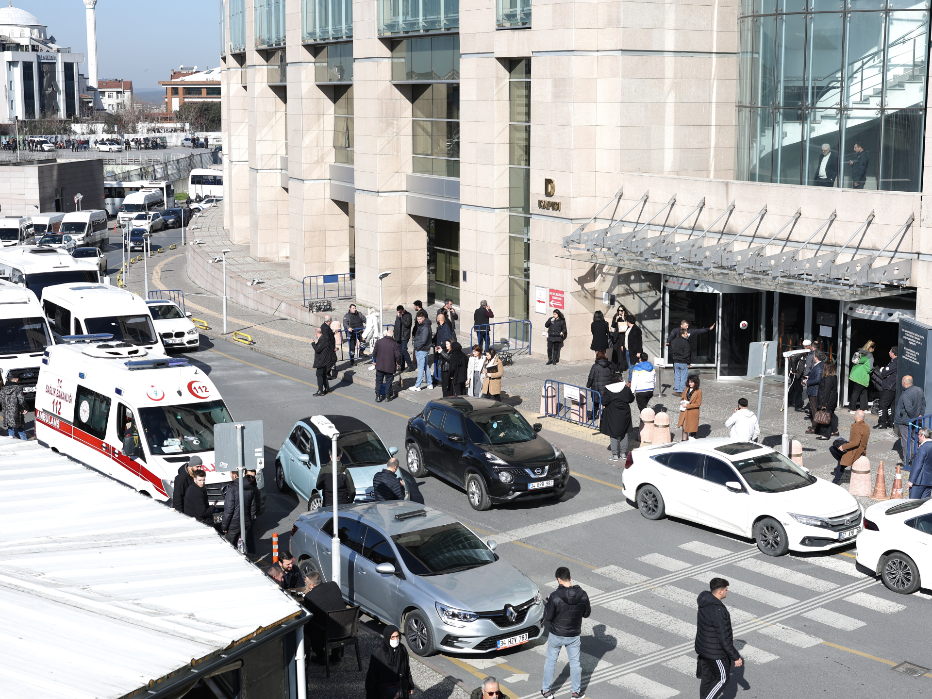 Featured image for Fatal Attack at Istanbul Courthouse Leaves Multiple Dead and Injured