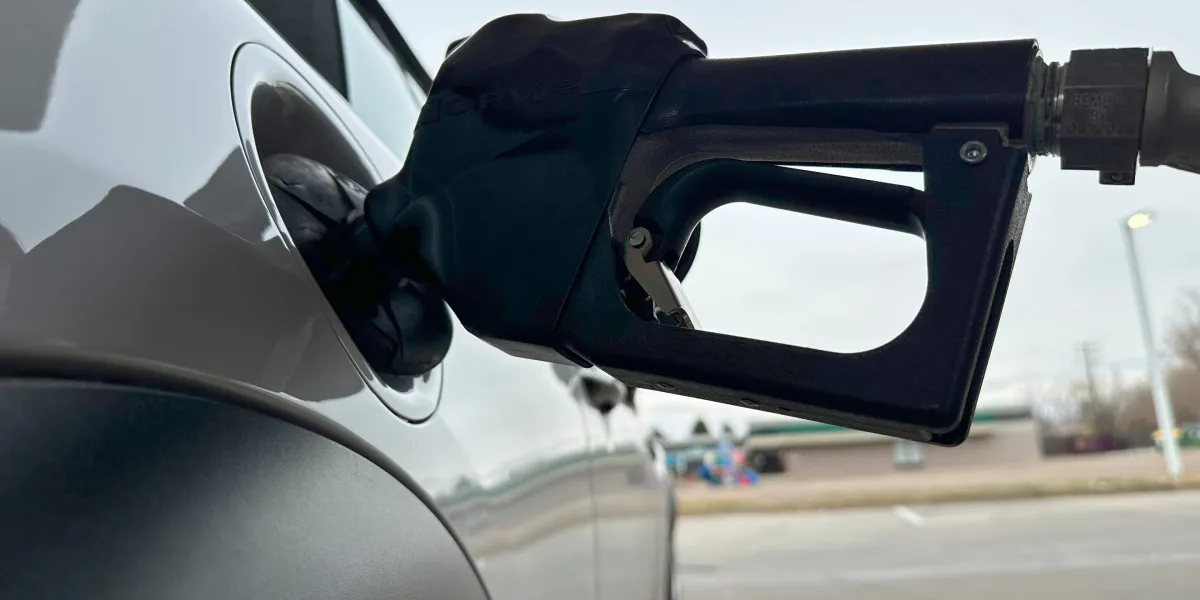 Featured image for Gas Prices Drop to Four-Year Low, Saving Holiday Travelers Over Half a Billion Dollars