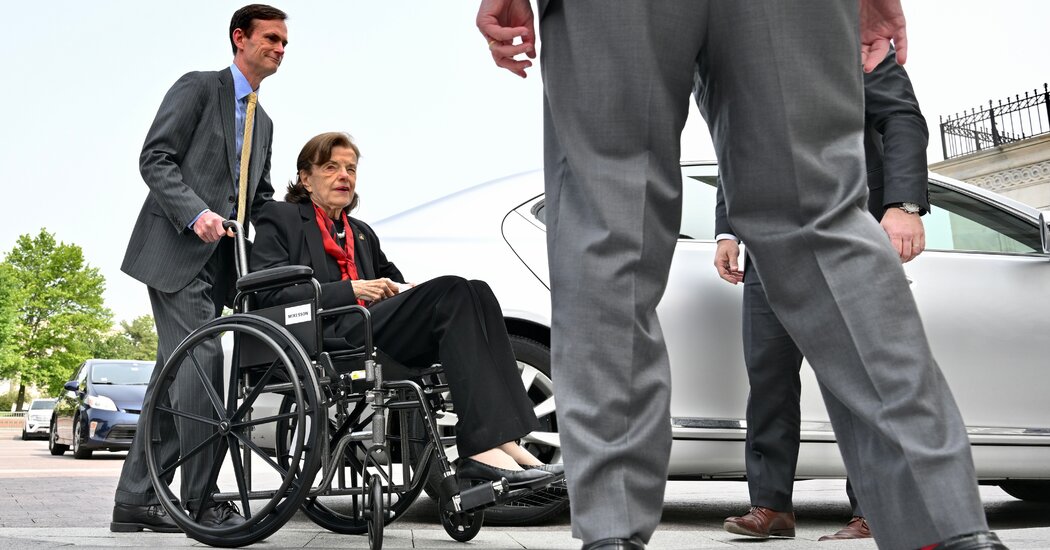 Featured image for Dianne Feinstein's Shingles Complications Raise Concerns.
