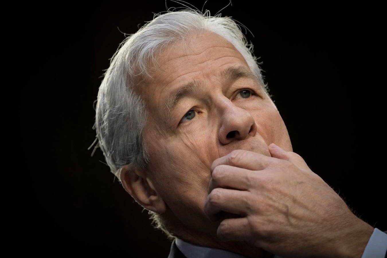 "JPMorgan CEO's Bitcoin Reversal and Defense: Dimonsaur Emerges"
