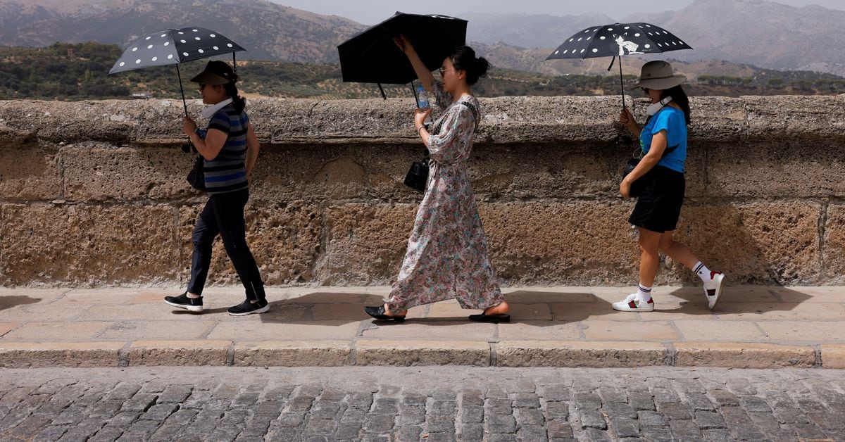 Spain's October Heatwave: Record-Breaking Temperatures Soar