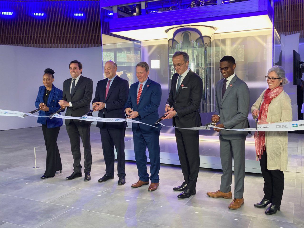 Featured image for Cleveland Clinic and IBM team up to unveil first healthcare-focused quantum computer.