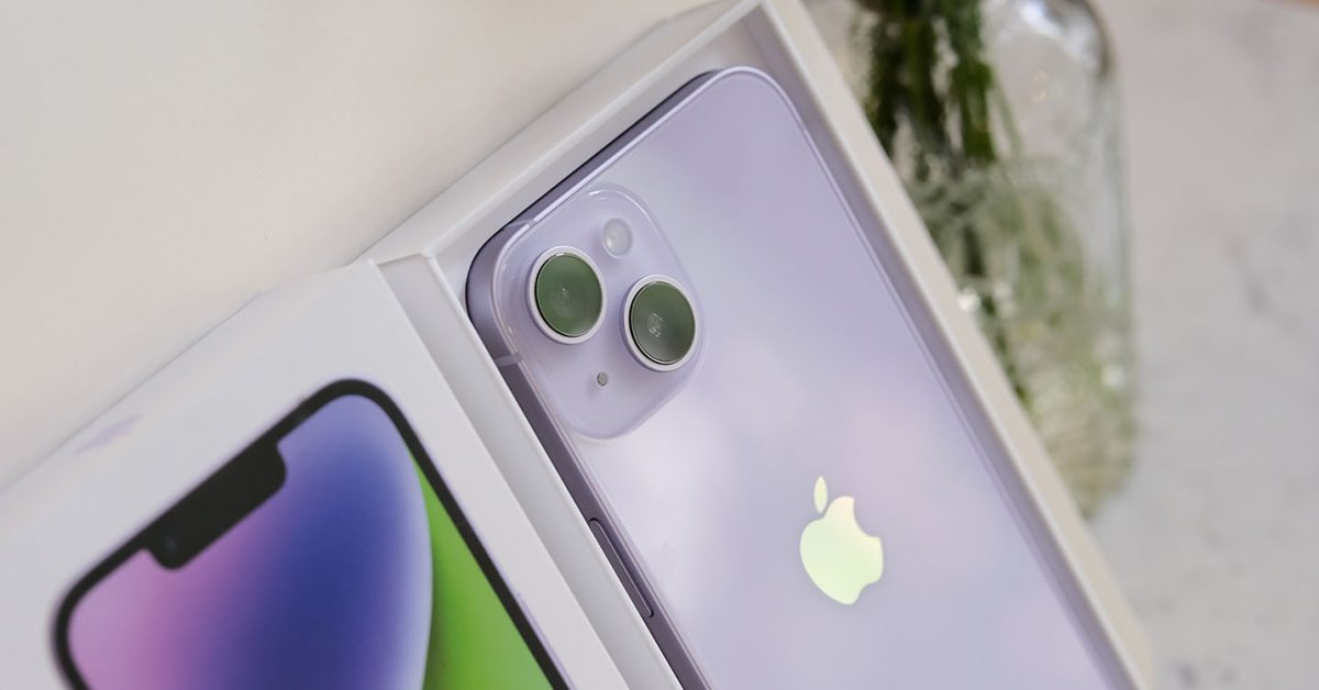 iPhone 14 Surprisingly Outperforms Pro Models and Becomes Best-Selling OLED Smartphone