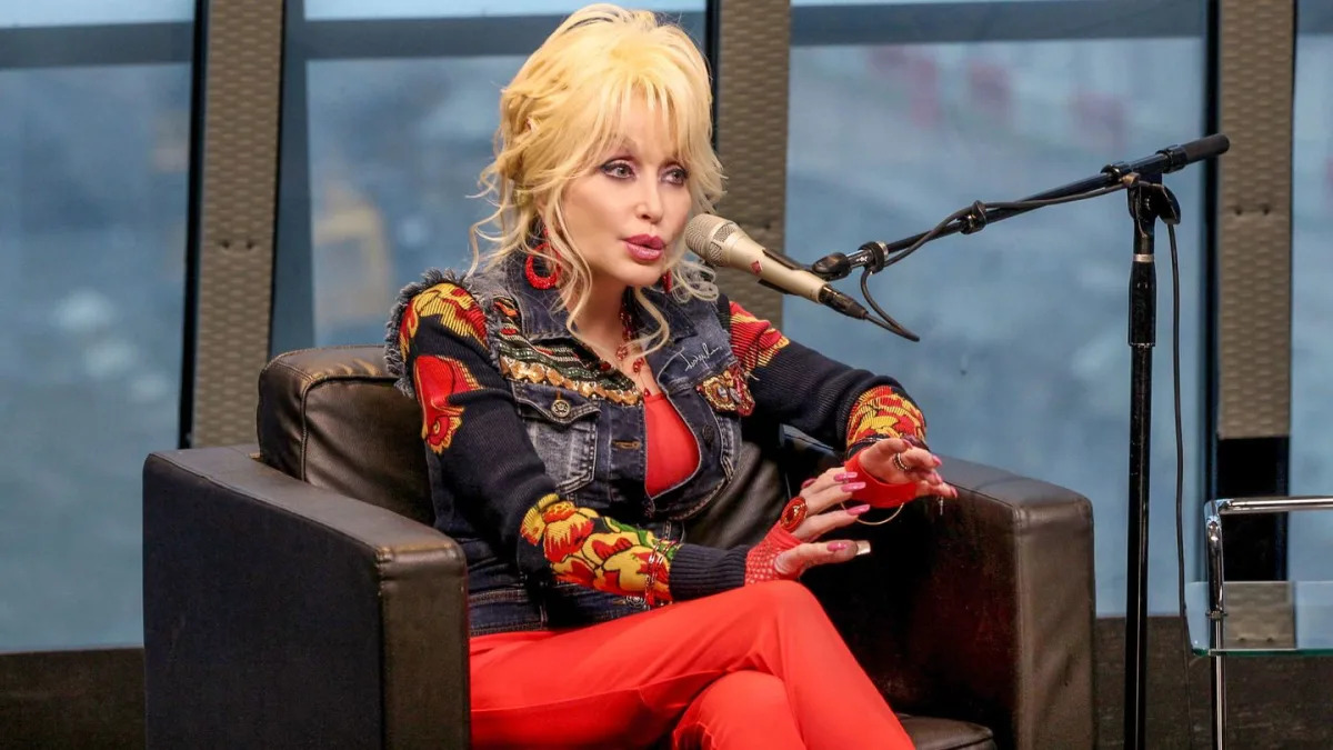 Featured image for Dolly Parton's Heartfelt Explanation for Not Having Children